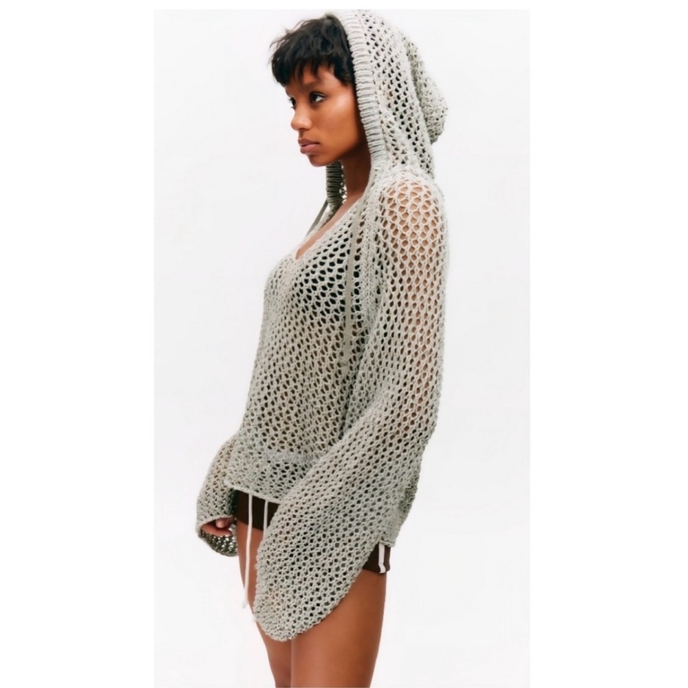 Nicole miller ARTELIER beige crotchet sweater/ cover up top